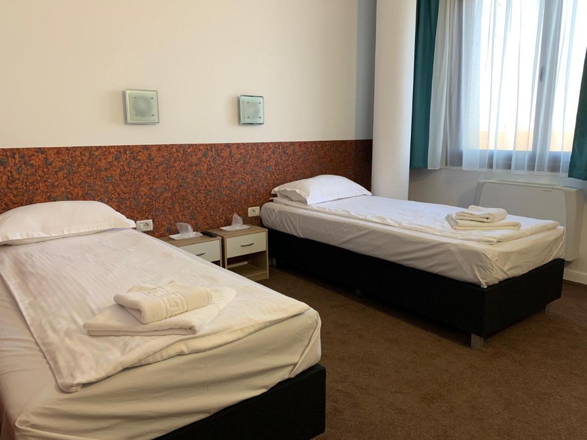 Motel Ruta 33 アラド エクステリア 写真